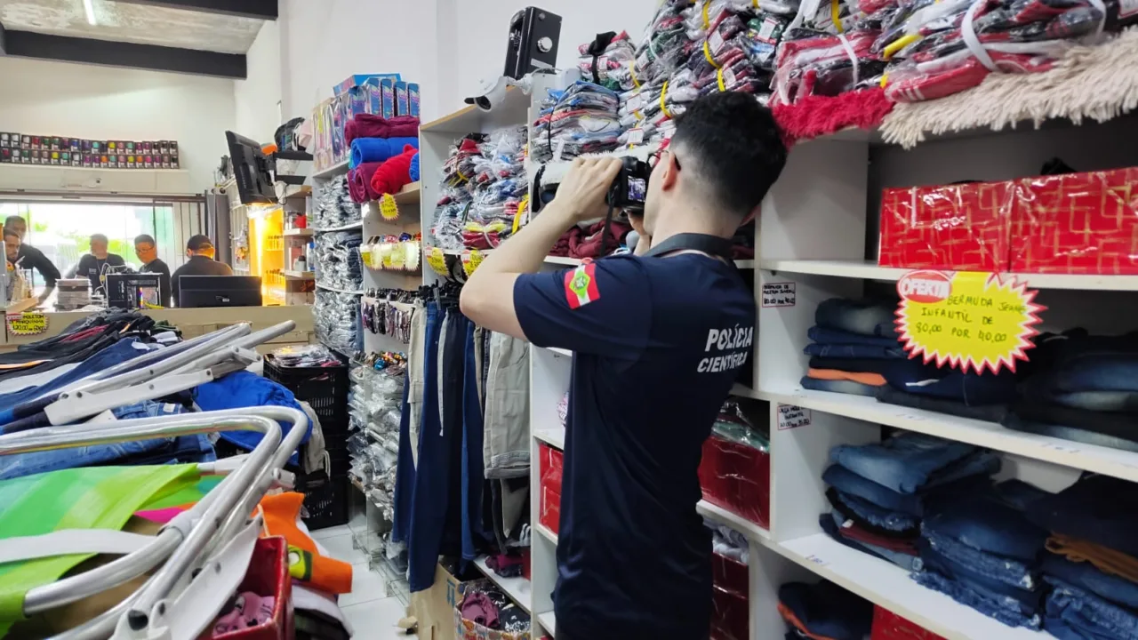 Empresário é preso e produtos falsificados são apreendidos em SC (1)