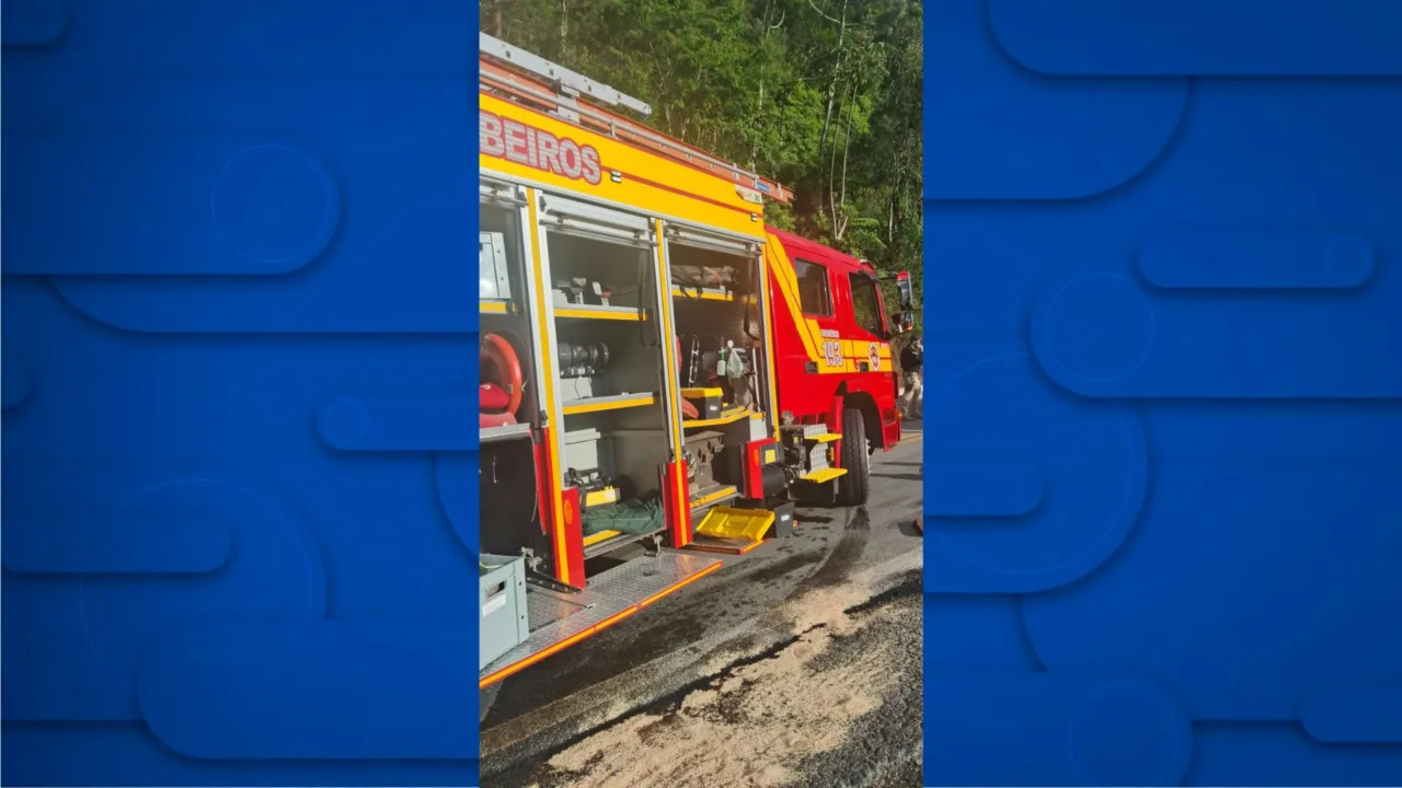 Grave acidente deixa motorista preso às ferragens na BR-282 