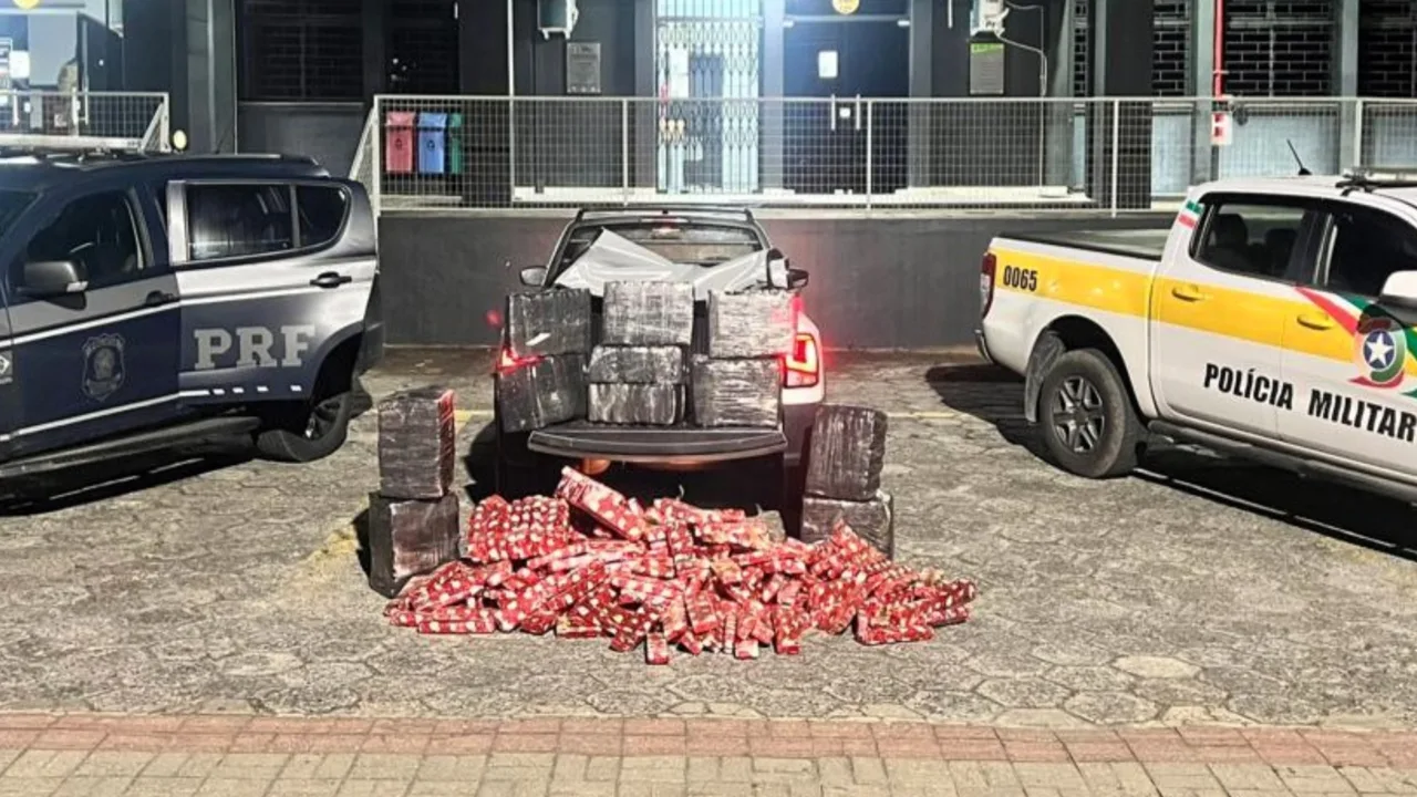 Homem é preso com 335 kg de maconha em picape na SC-110