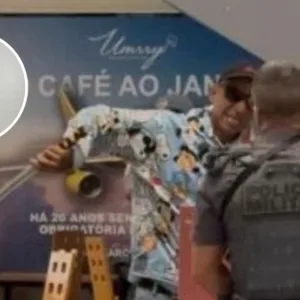 Homem em surto ameaça passageiros de aeroporto com espada