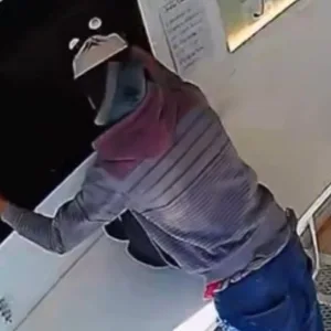 Homem mascarado tenta furtar TV e é preso em Florianópolis