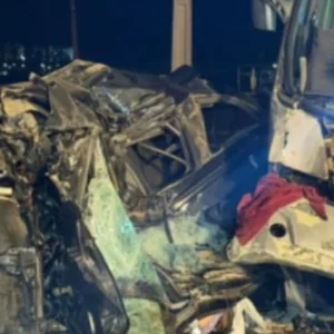 Homem morre após acidente entre carro e micro-ônibus em Biguaçu