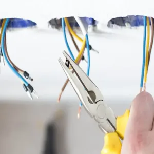 Homem morre eletrocutado em Florianópolis