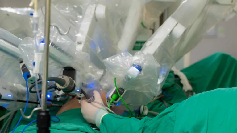 Hospital Unimed Chapecó bate marca de 100 cirurgias robóticas