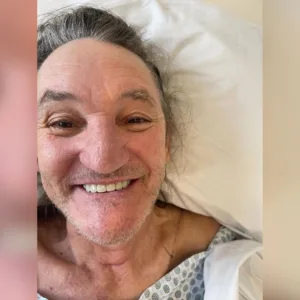 Humorista Marquito recebe alta hospitalar