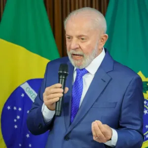 'Incentivo à violência', diz Lula ao criticar redes sociais e acesso de jovens