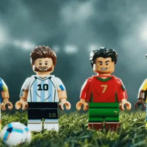 Lego lança coleção da Copa com Messi CR7, Mbappé e Vini Jr