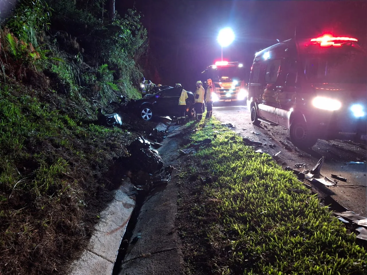 Batida violenta na BR-280 deixa uma pessoa morta em SC