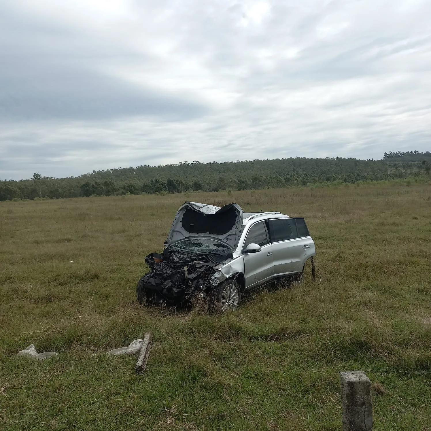 Motorista morre e carro fica destruído após acidente em SC
