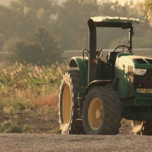 Mulher morre após acidente com trator em SC