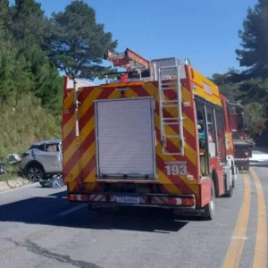 Mulher morre em grave acidente na BR-282 neste domingo (19)