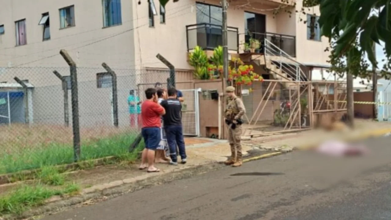 Mulher morta a tiros em SC é identificada; suspeito segue foragido