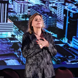 Em seu primeiro discurso, prefeita Rejane Gambin faz movimento à direita e exalta fé evangélica | Foto: Divulgação