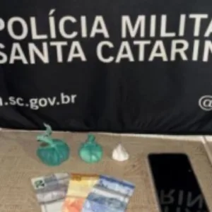  PM prende dupla por tráfico de drogas em Lages | Foto: PMSC