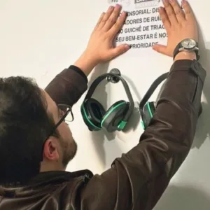 Procon de Lages oferece abafadores de ruído para pessoas com TEA | Fotos: Programa de Defesa do Consumidor (Procon)/Divulgação

