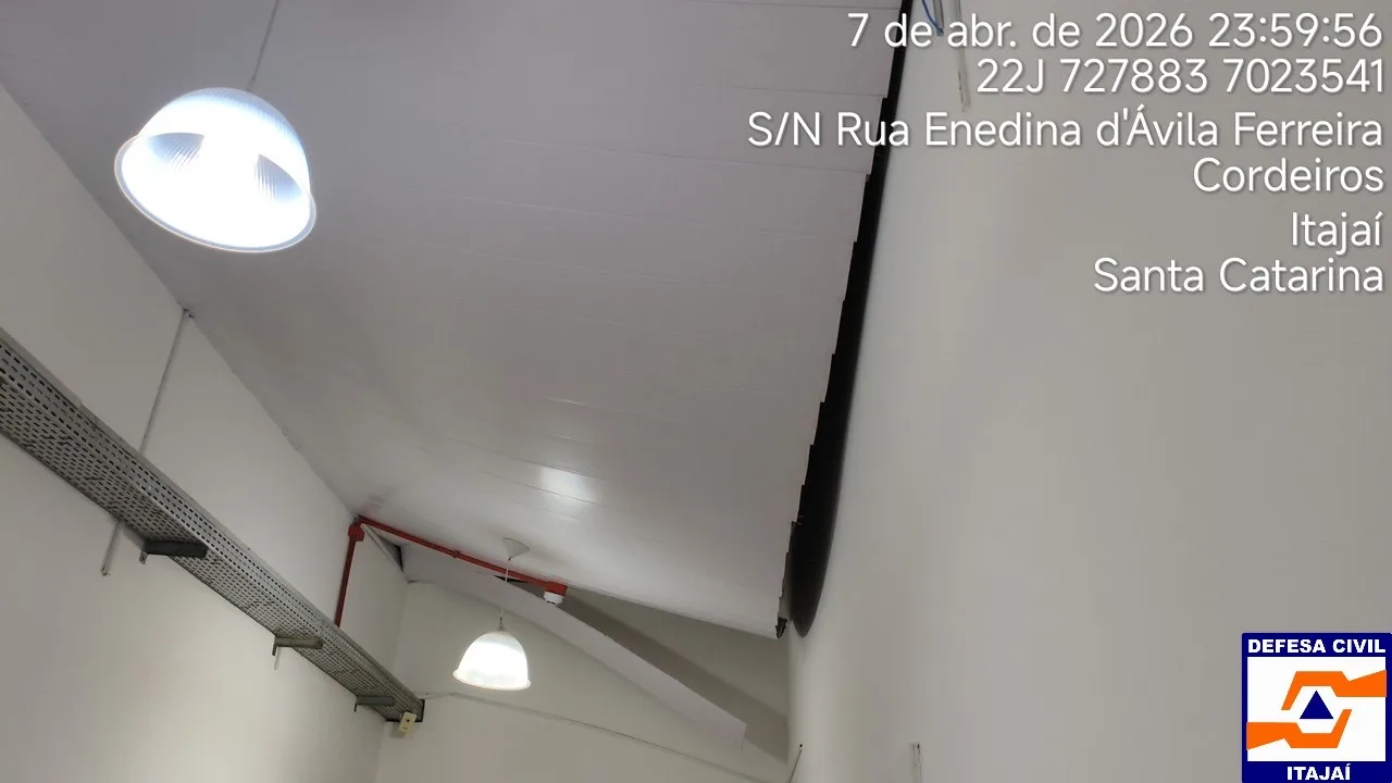 Temporal provoca desabamento de teto em UPA de Itajaí (1)