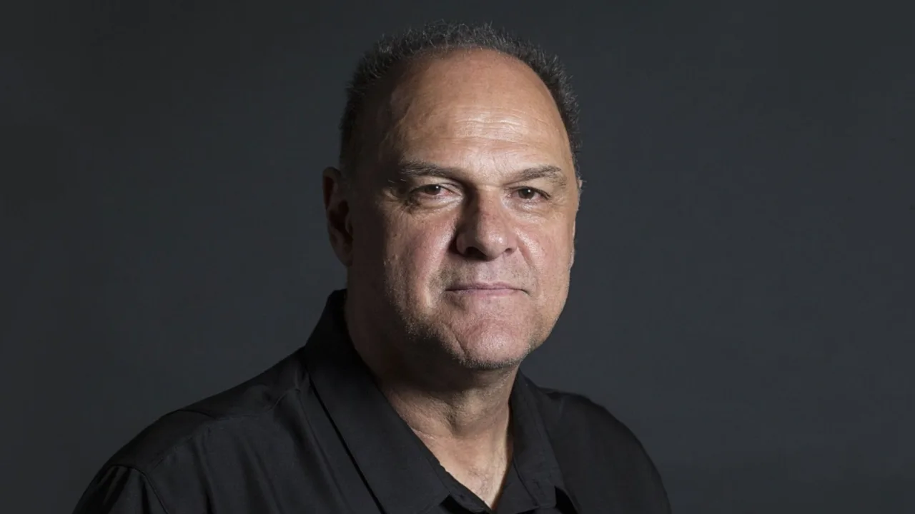 Tumor cerebral entenda a doença que Oscar Schmidt enfrentava desde 2011