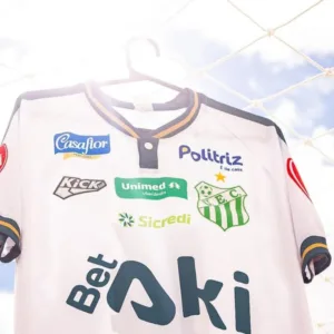 Uber compra naming rights de clube da Série D; veja qual .| Foto: Giovanni Mendes/Uberlândia EC / Divulgação / Redes Sociais
