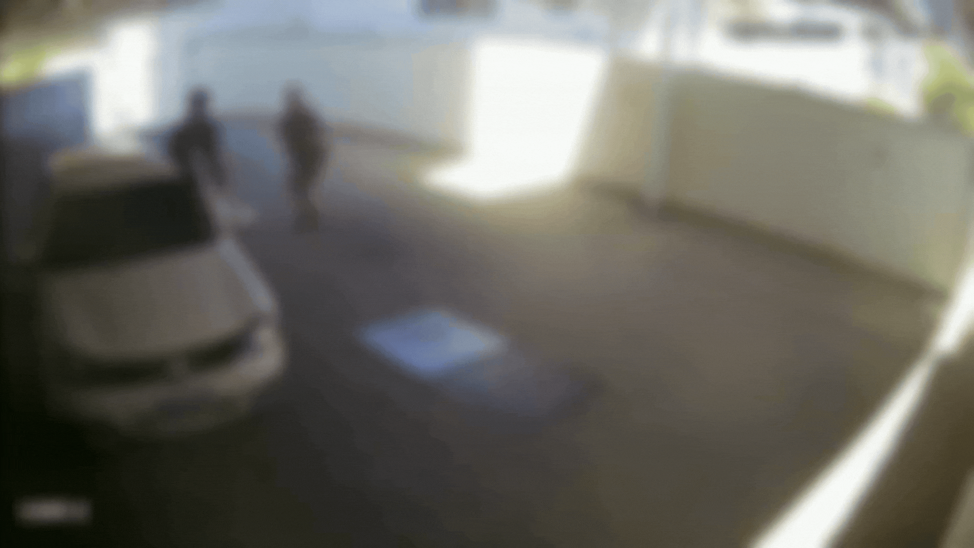 Vídeo flagra servidor sendo agredido por policial após atropelamento em SC