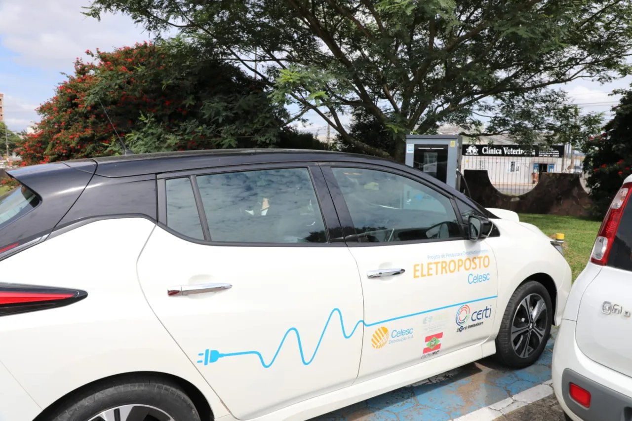 Udesc Lages instala eletroposto e reforça mobilidade