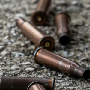 Homem mata oito crianças em casa e acaba morto pela polícia nos EUA