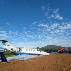 Aeronave que decolou em SP sai da pista após pousar em SC | Foto: CBMSC