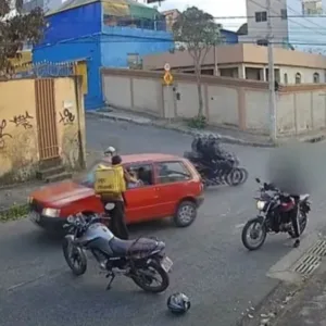 Após levar soco em briga de trânsito, motorista perde o controle do carro e morre
