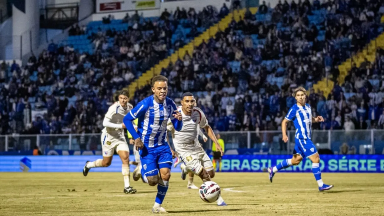 Avaí pressiona, mas empata com Fortaleza na Ressacada