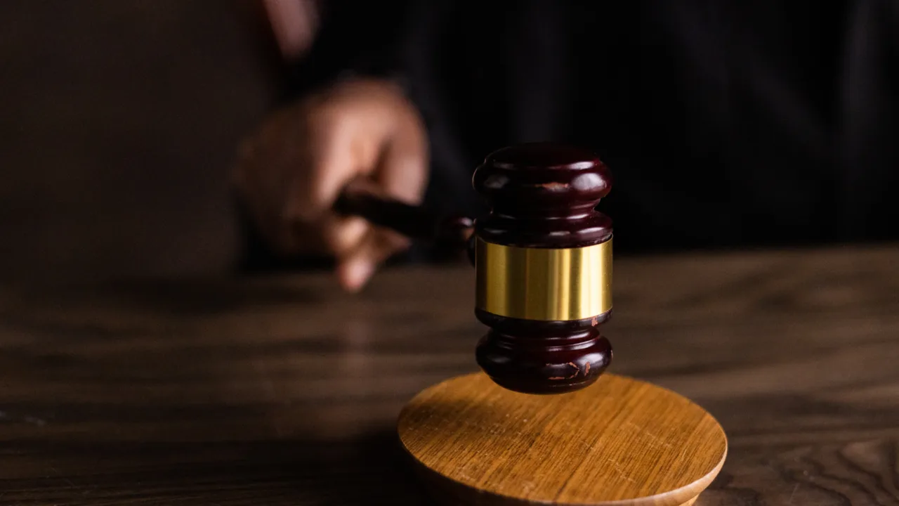 Avô é condenado por estupro contra o próprio neto em SC