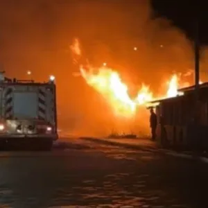 Bombeiros combatem incêndio em residência em Bom Jardim