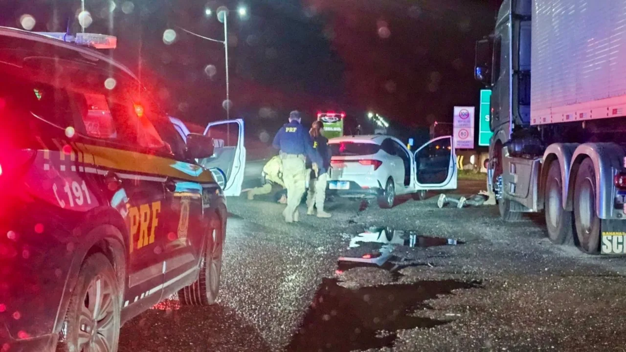 Carro com 140 kg de cocaína escondidos é apreendido na BR-101 em SC