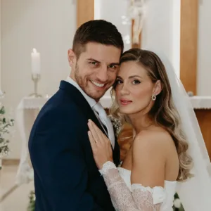 Casal de SC revela como surgiu ideia de substituir buquê por 'Mounjaro' | Foto: Amanda Duzioni