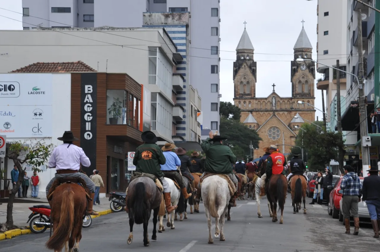 Cavalgada-Desfile integra programação da 36ª Festa Nacional do Pinhão