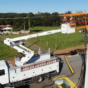 Celesc realiza modernização da rede elétrica no Centro da capital neste domingo (17)