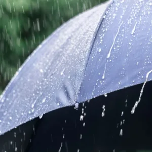 Chuva volta e mantém temperaturas baixas em SC | Foto: Canva
