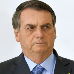 Cirurgia de Bolsonaro é concluída sem complicações.| Foto:   Agência Brasil/Marcelo Camargo/Arquivo
Leia mais em https://www.tribunapr.com.br/noticias/brasil/bolsonaro-deve-chegar-ao-brasil-nesta-quinta-e-ir-do-aeroporto-direto-a-sede-do-pl/
Copyright © 2026, Tribuna do Paraná. Todos os direitos reservados.