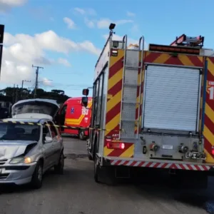 Colisão entre dois carros deixa quatro feridos em Lages