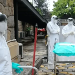 Congo registra 516 casos suspeitos de Ebola e 131 mortes, alerta OMS