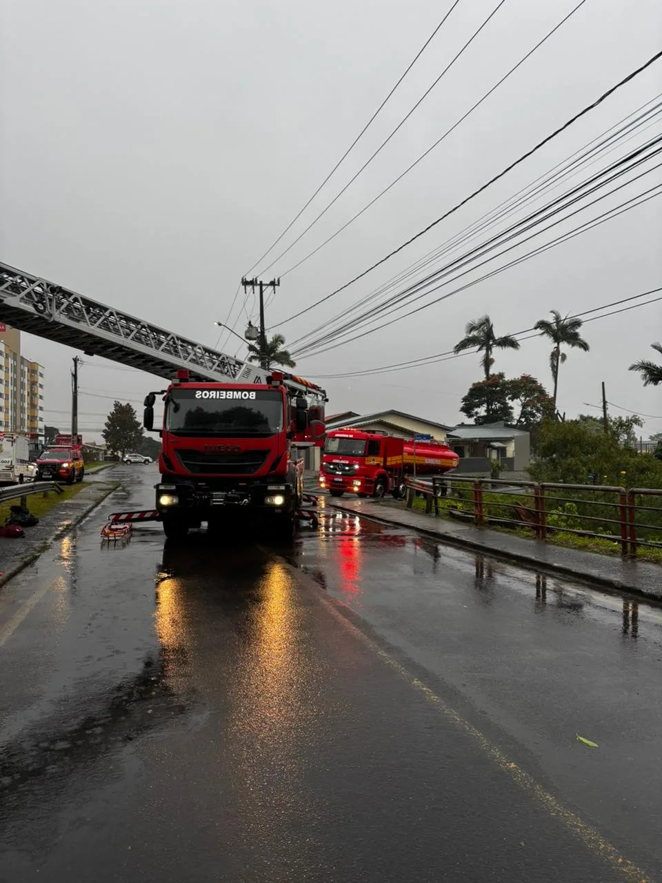Corpo é encontrado em rio de SC e mobiliza bombeiros