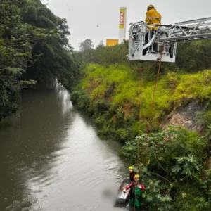 Corpo é encontrado em rio de SC e mobiliza bombeiros