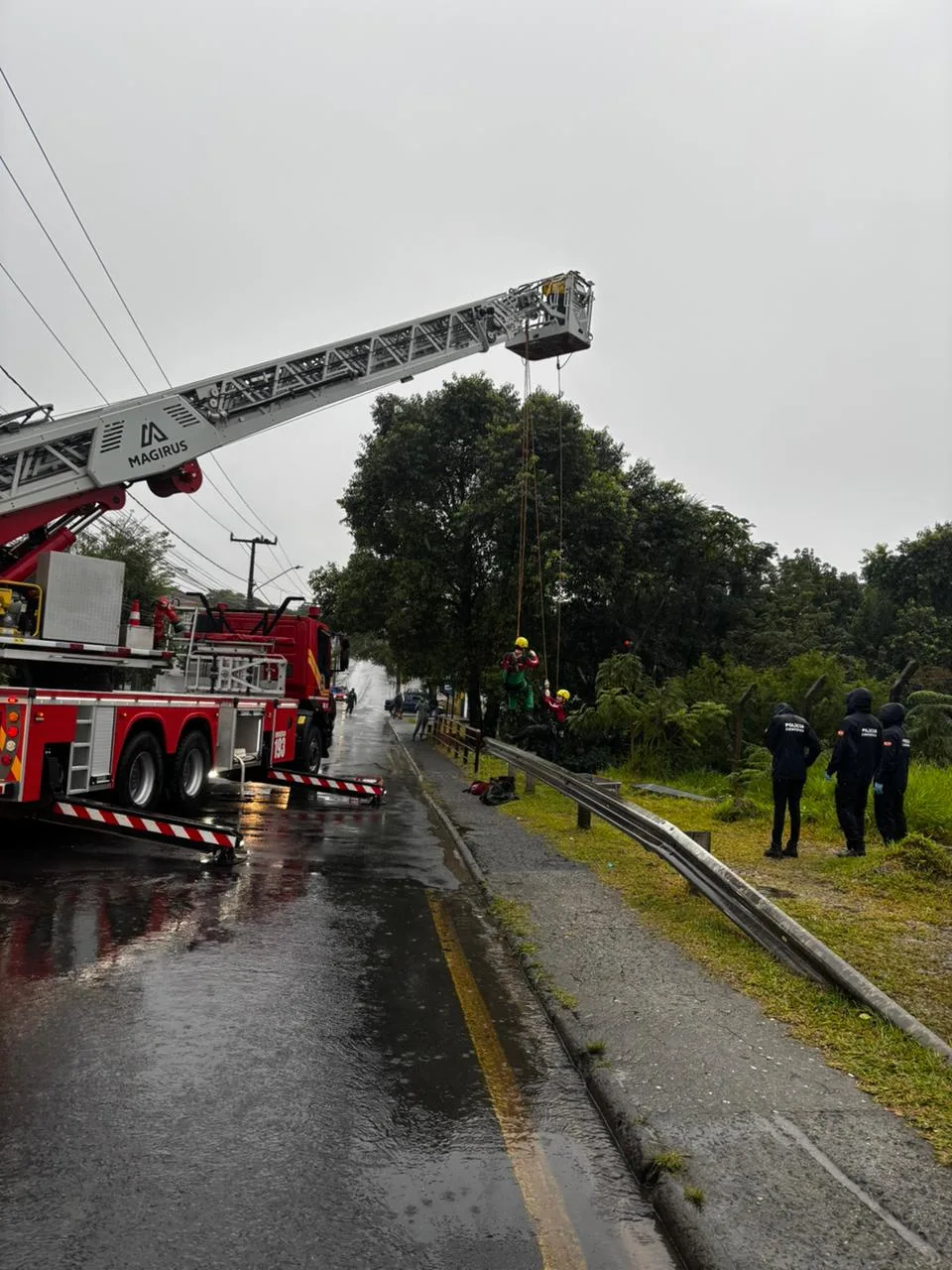 Corpo é encontrado em rio de SC e mobiliza bombeiros