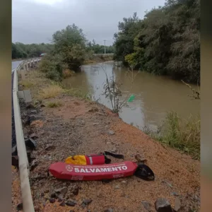 Corpo em decomposição é encontrado boiando em rio de SC