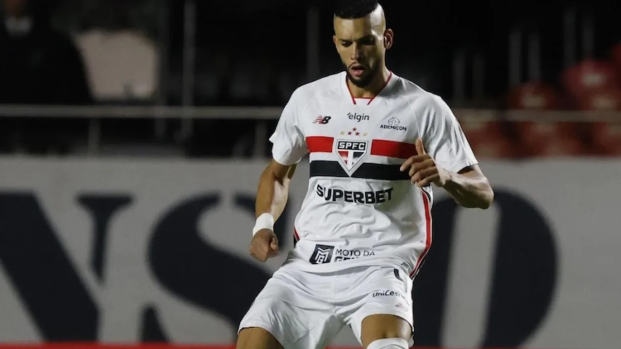Dória rescinde com o São Paulo após ameaças nas redes sociais