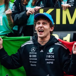 F1 quarta vitória consecutiva de Antonelli, Verstappen no pódio e erro da McLaren marcam GP do Canadá