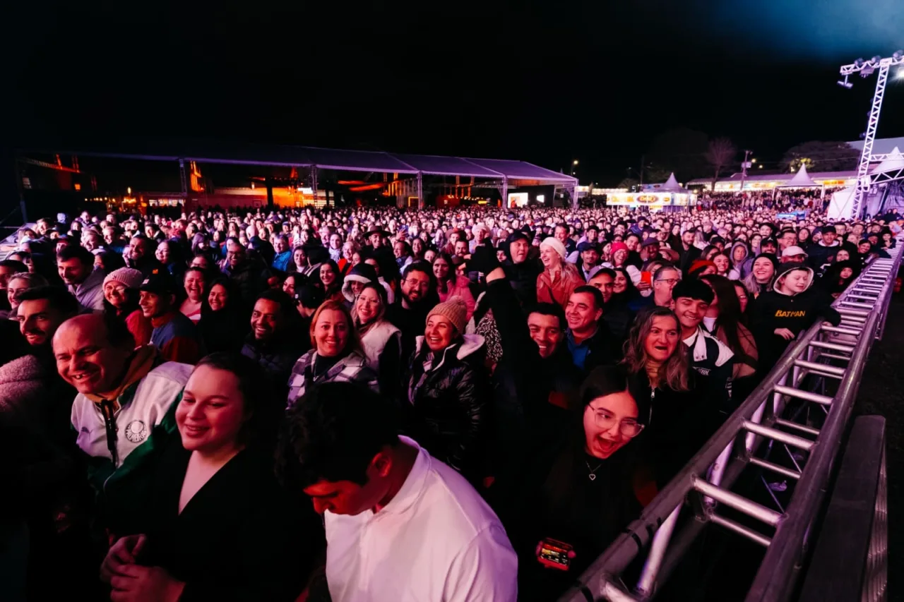 Festa do Pinhão reúne 20 mil pessoas na primeira noite