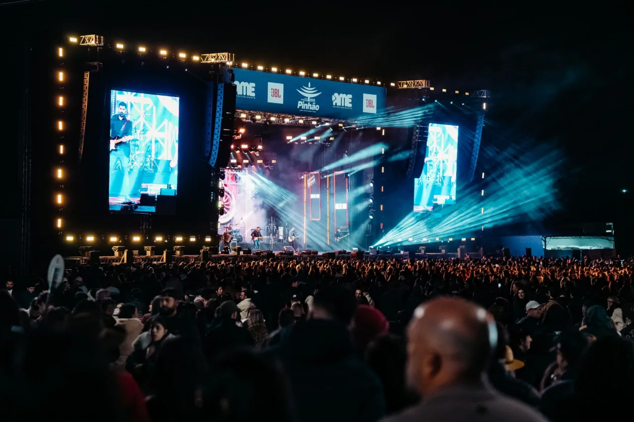Festa do Pinhão reúne 20 mil pessoas na primeira noite