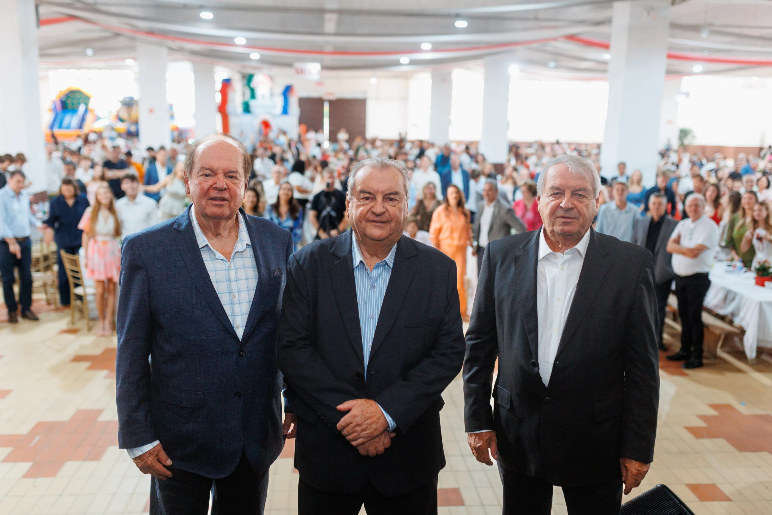Fischer comemora 60 anos com celebração e reconhecimento a colaboradores