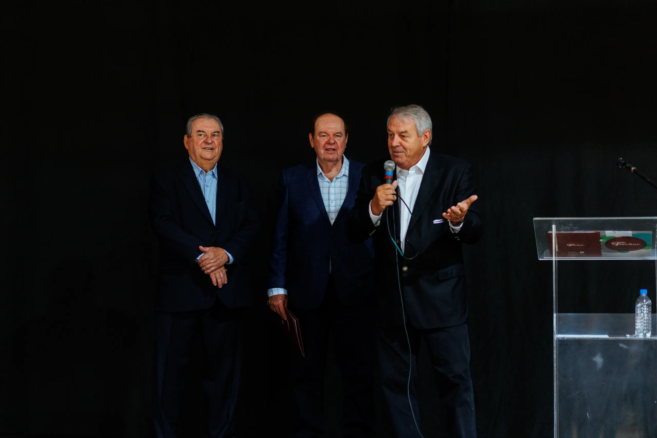Fischer comemora 60 anos com celebração e reconhecimento a colaboradores