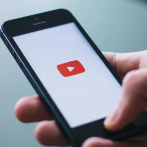 Governo aumenta classificação indicativa do YouTube para 16 anos | Imagem Ilustrativa | Foto: Canva