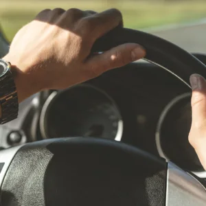 Governo cria programa de crédito para motoristas de app e taxistas financiarem carro novo | Foto: Canva 